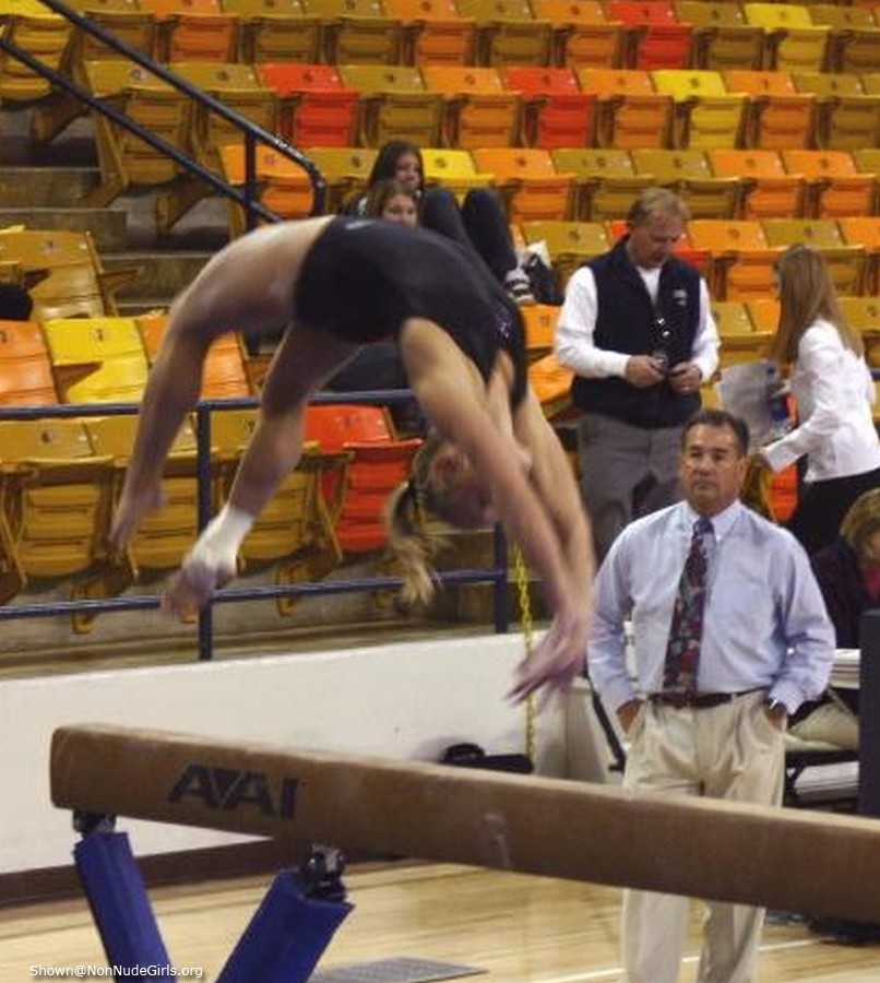 Gimnastas universitarias
 #70759362