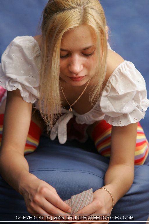 Inga borracho se ocupa de tomar tres pollas desde todos los ángulos
 #76764172
