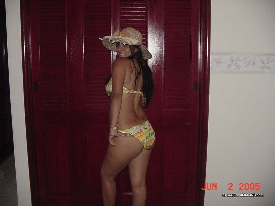 Amateur latina babe dans bikini chaud
 #68478929