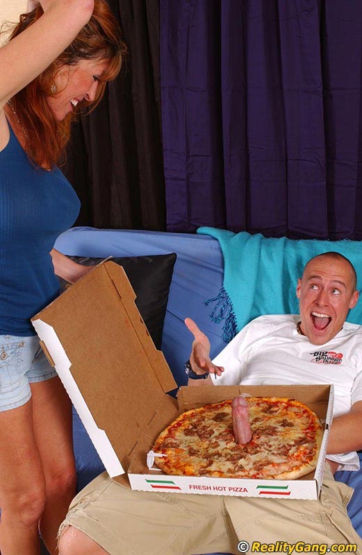 Busty babe rachel viene sbattuto duro dal ragazzo della pizza #78971351