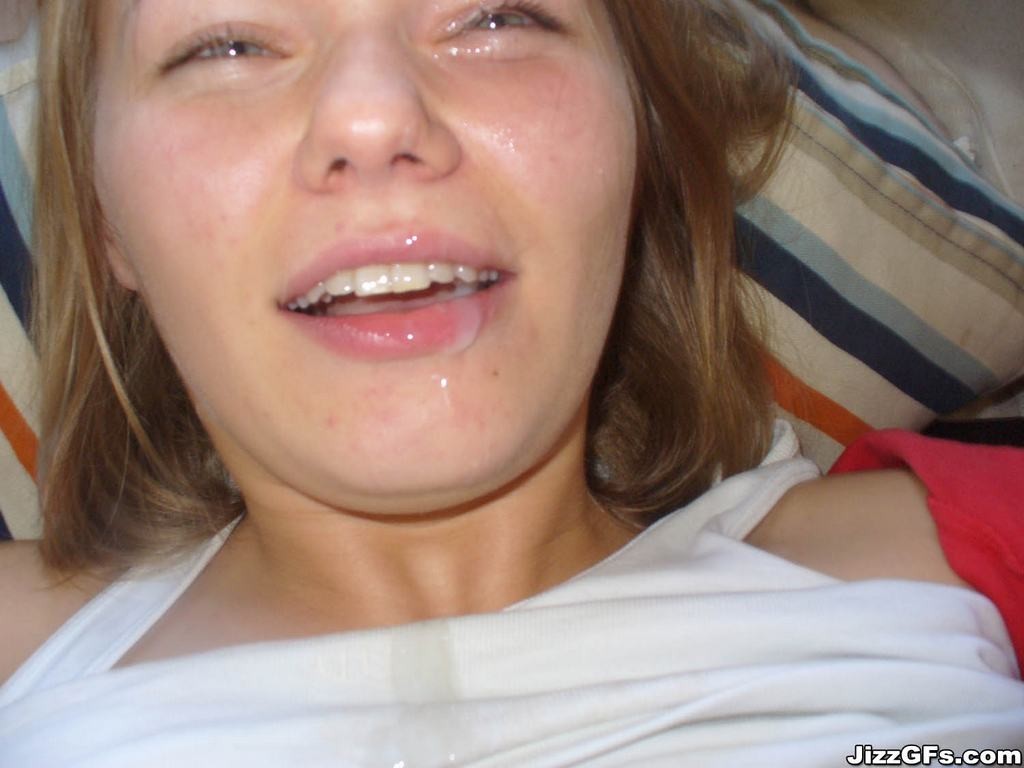 Une petite amie jeune amateur suce et baise une bite pour une éjaculation faciale.
 #75892043
