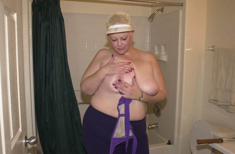 bbw mature playing with her huge tits #75477412