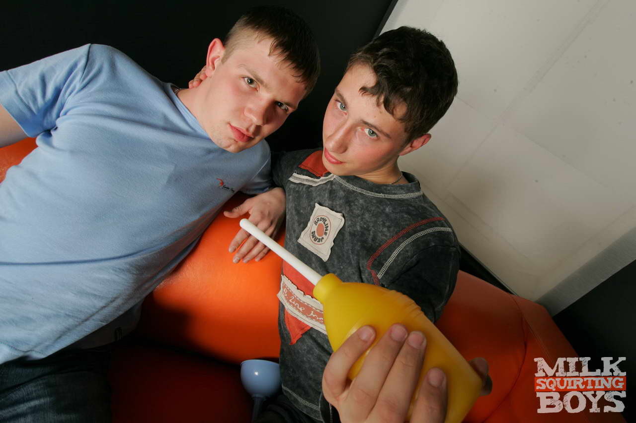 Two Crazy Twinks Get Wild on some Amazing Milk Squirting Action #76977760