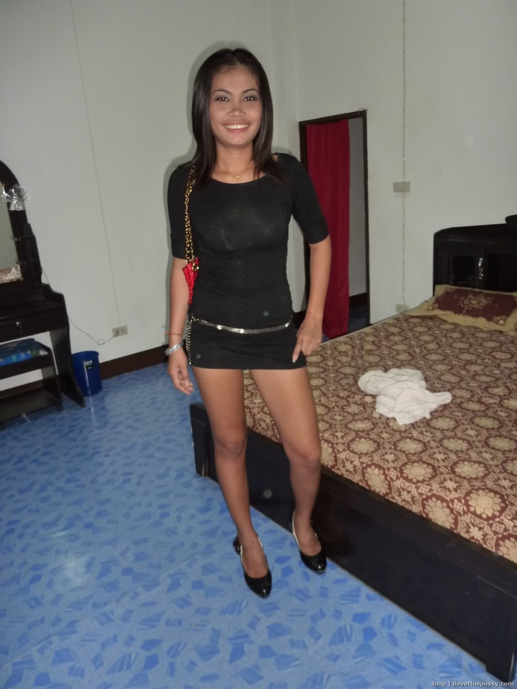Une prostituée thaïlandaise chaude baisée à cru par un touriste sexuel fou une salope asiatique méchante
 #67978695