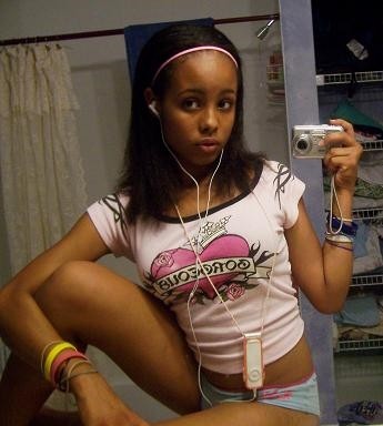 Ebony teen gfs posing for cell phone pics #73377423