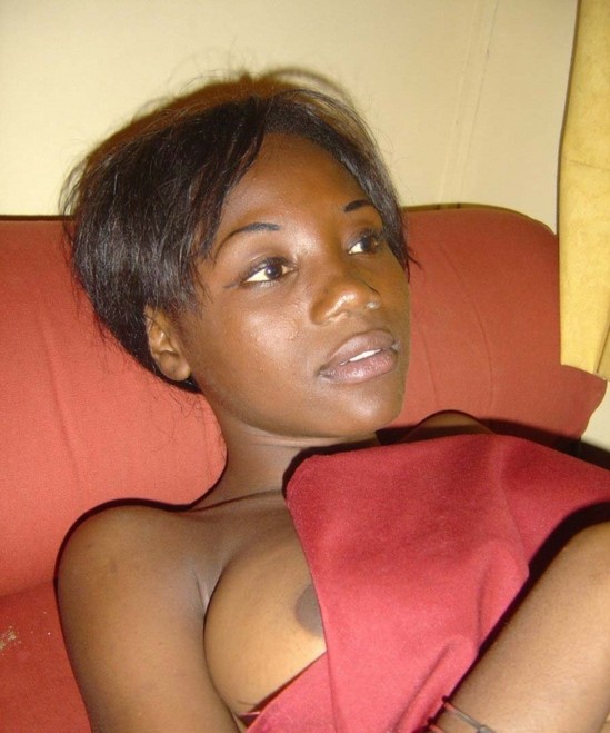 Ebony teen gfs posing for cell phone pics #73377440