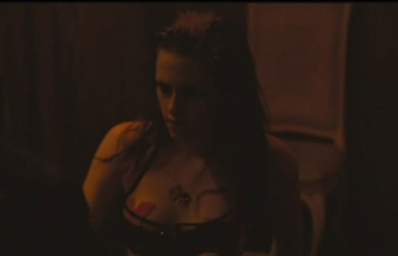 Kristen Stewart mostrando il suo succoso culo nudo
 #75312643