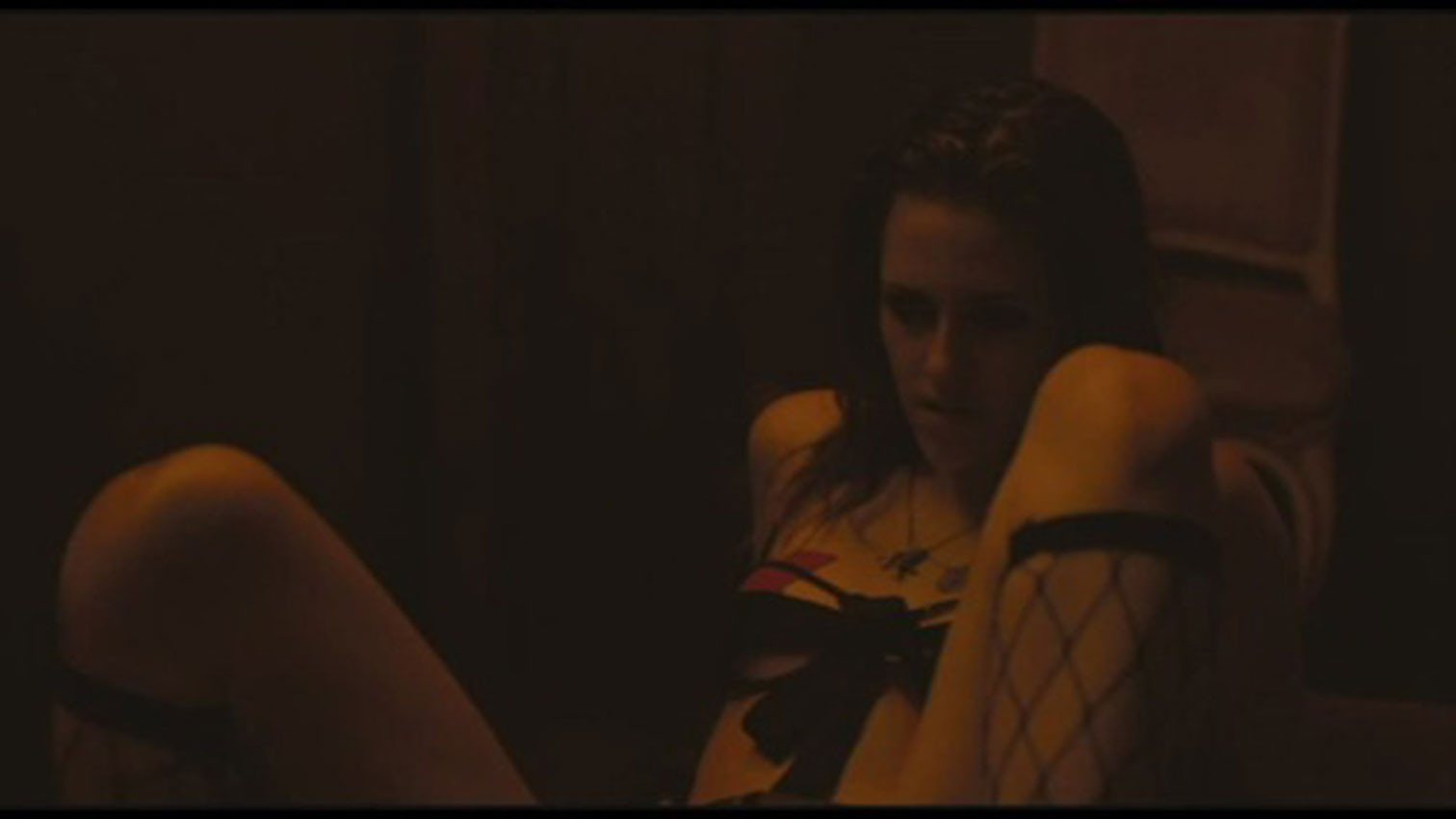 Kristen Stewart mostrando il suo succoso culo nudo
 #75312654