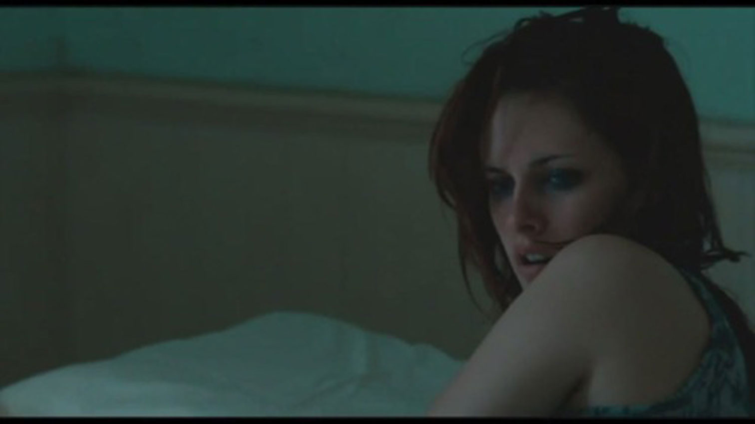 Kristen Stewart mostrando il suo succoso culo nudo
 #75312662