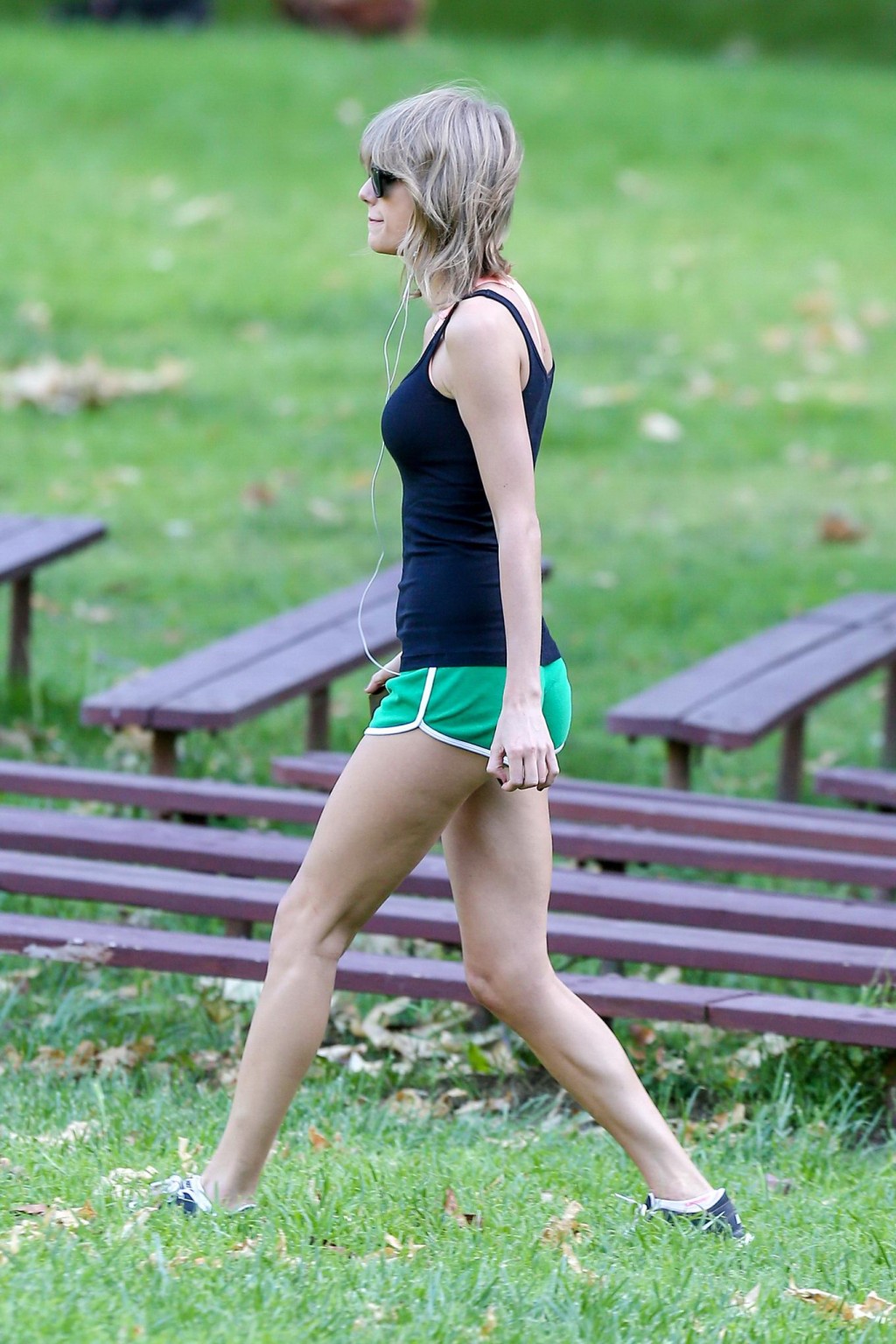 Taylor Swift shows off her ass wearing a tiny green shorts for a workout in LA #75168765