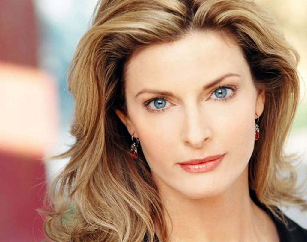 Joan severance mostrando sus bonitas tetas grandes y su gran culo
 #75353215