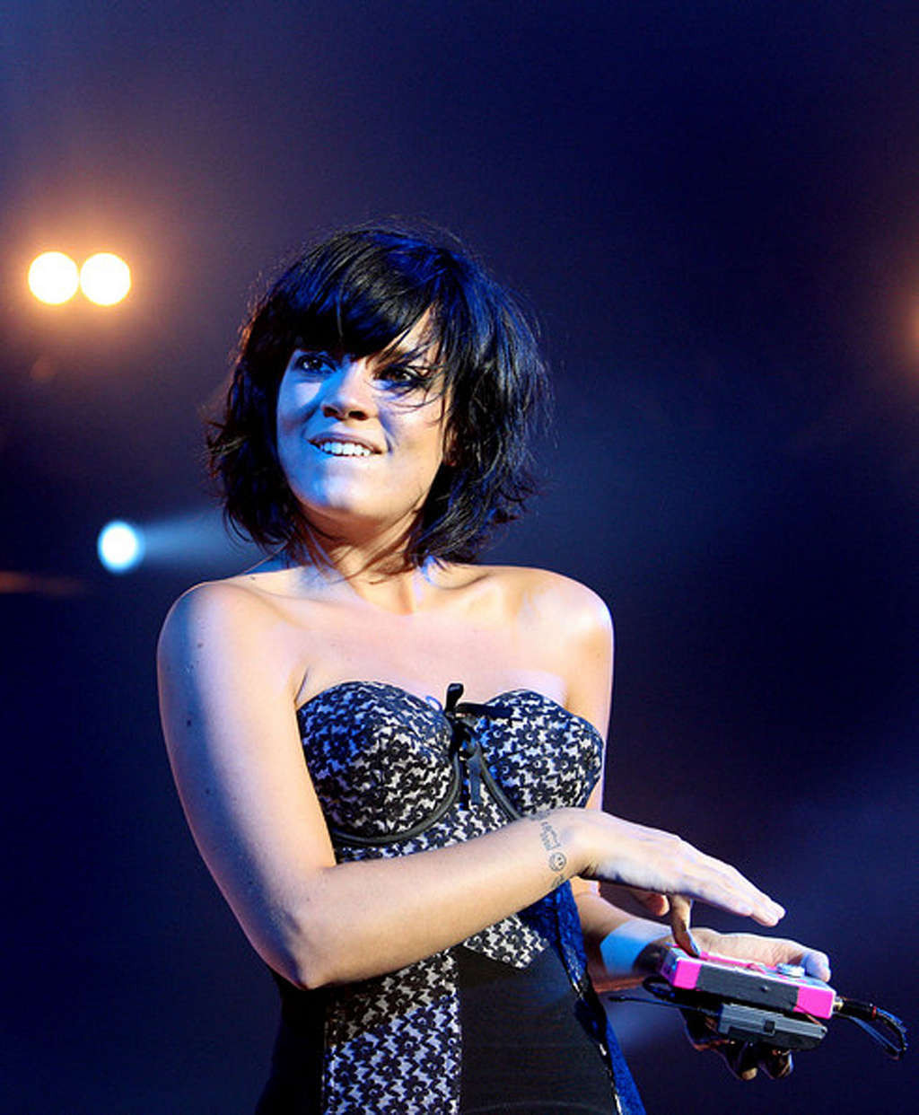 Lily Allen major upskirt on stage paparazzi pictures #75362821