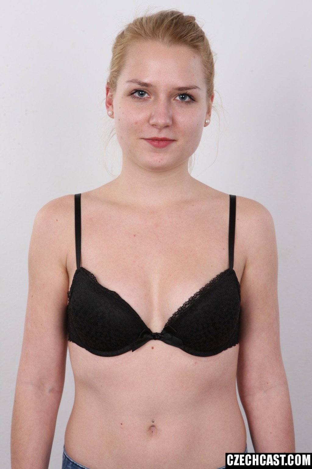 Sexy chica checa y su primera audición de casting porno
 #71642358