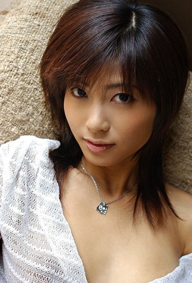 Pretty japanese idol Rin Suzuka poses showing tits #69777610