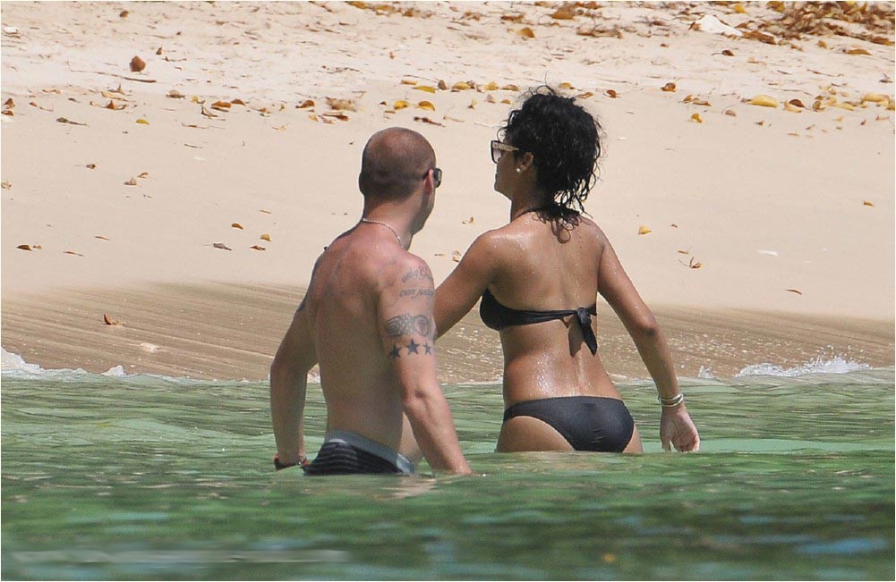 Rihanna caught nude and fabulous ass in bikini #75393101
