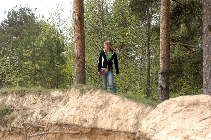 Girl takes off her pants and takes a piss outdoors #76577052