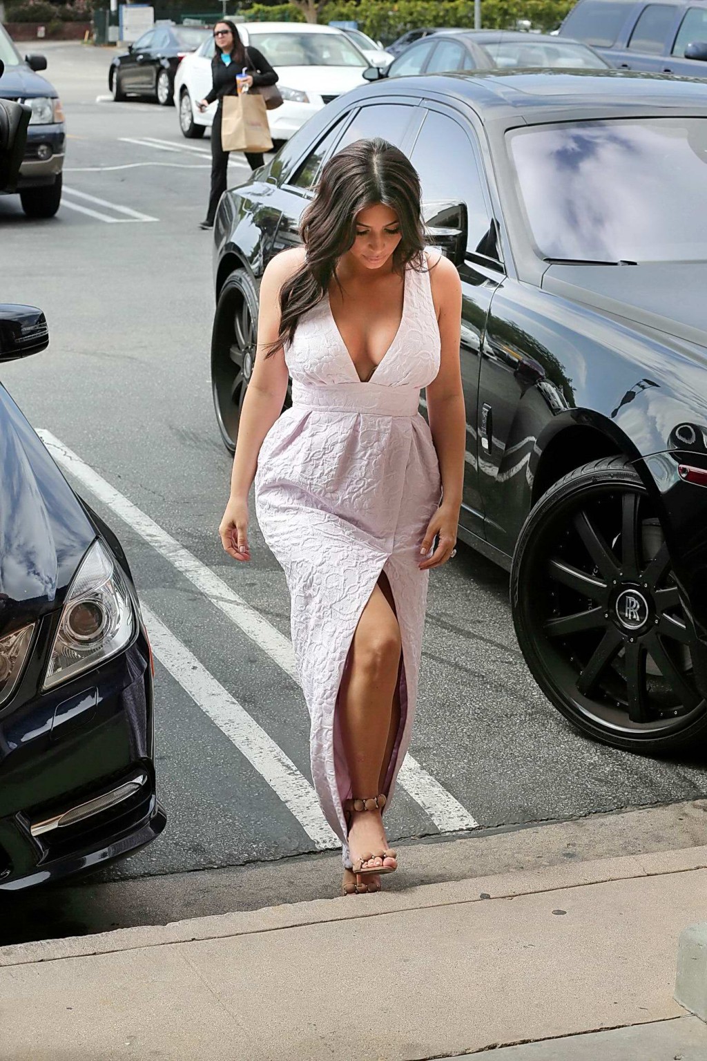 Kim Kardashian showing huge cleavage while shopping in Calabasas #75201245