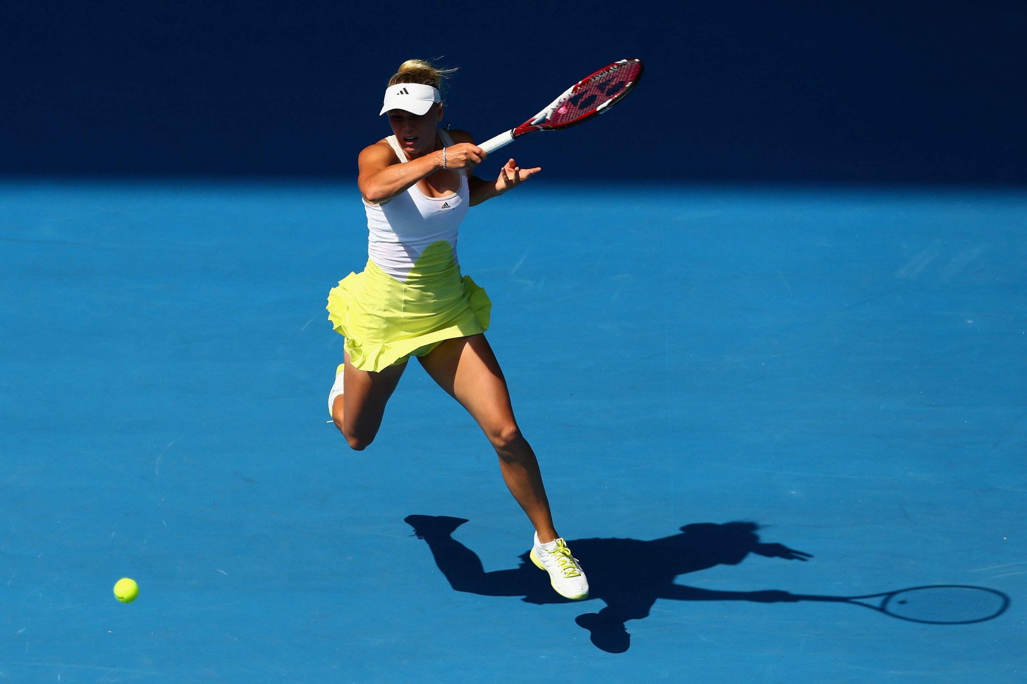 Caroline Wozniacki showing sweaty cleavage  camelote at the 2013 Australian Open #75243047
