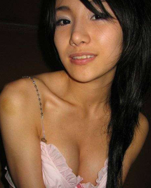Compilation of a sexy Thai chicks hot selfpics #69907571