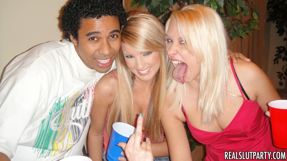 Betrunken und schöne Mädchen in harten gangbang party sex
 #76776560