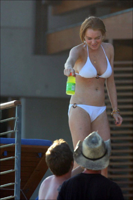 Redhead celeb Lindsay Lohan showing her shaved pussy #75442425