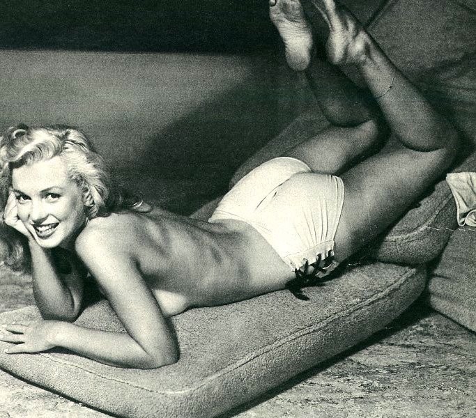 Marilyn Monroe en train de sucer une bite dans une nouvelle sex tape.
 #75412929