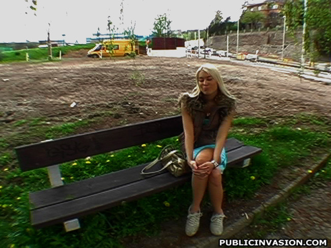 blonde hotty blows a stanger at the park #78615536