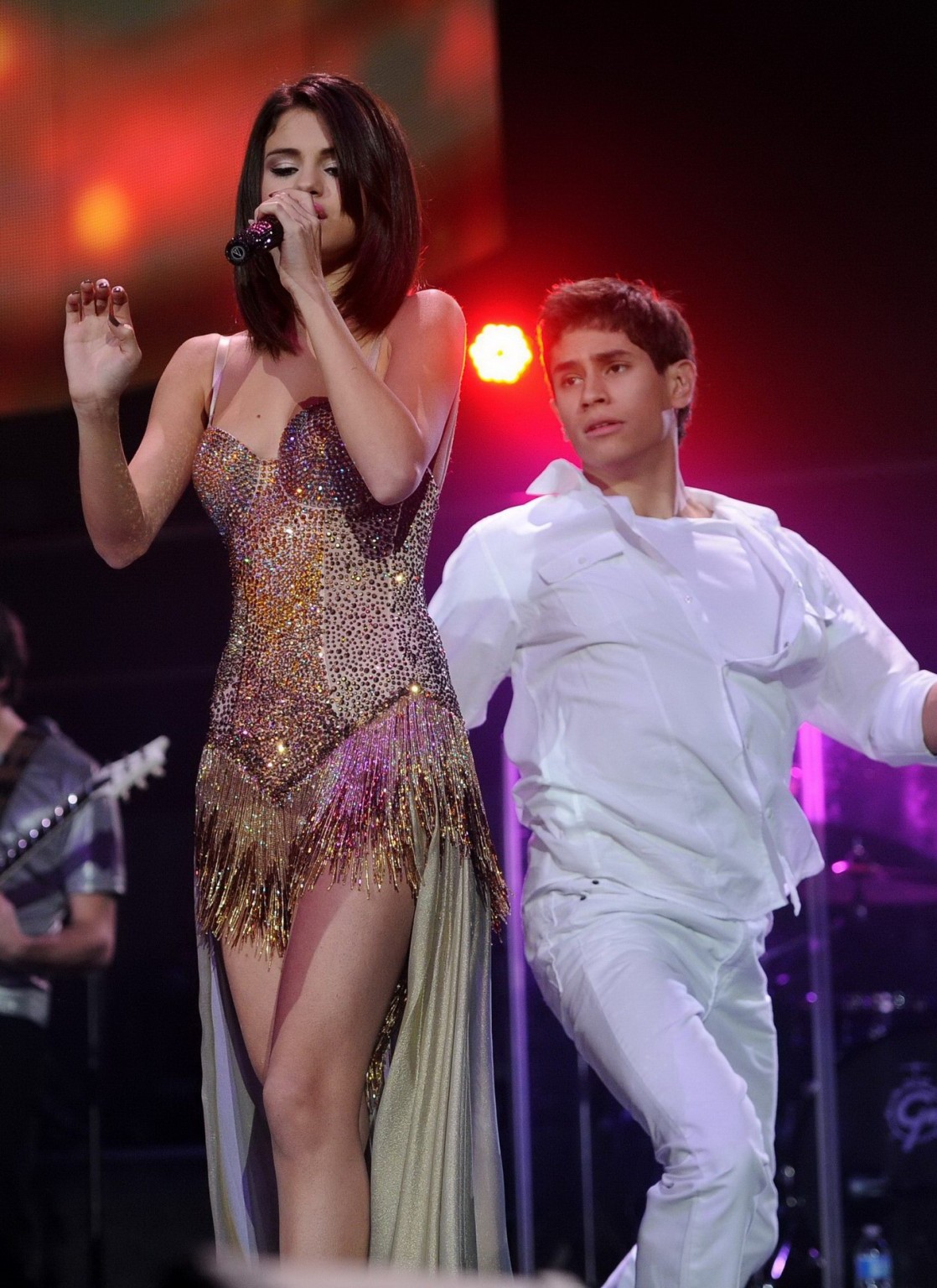 Selena gomez im sexy Outfit bei einem Auftritt im Copps Colisium, Ontario
 #75283501