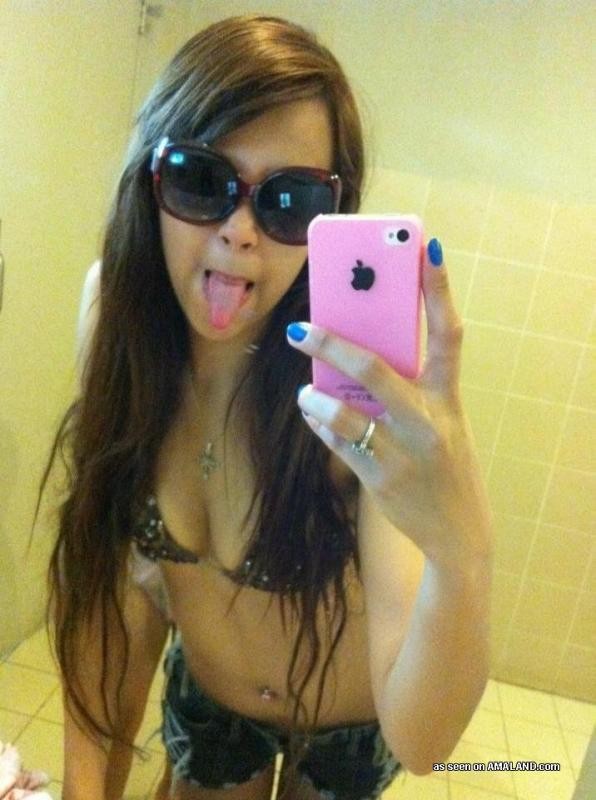 Raccolta di ragazze asiatiche non nude che posano sexy in cam
 #69745144