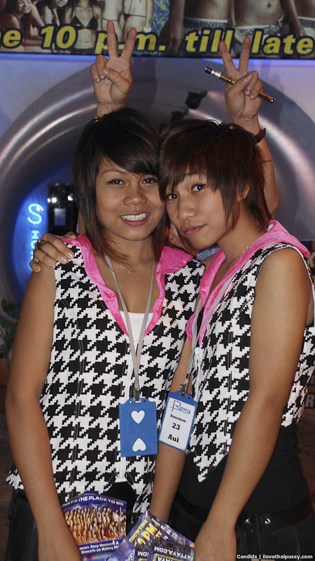 Bangkok Bargirls flirten mit Sextouristen ficken und saugen für Miete Geld Asien
 #68237430