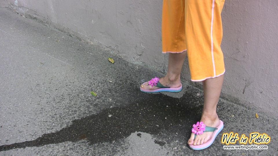 Cute amateur wets her orange breeches on the way home from the beach #73239361