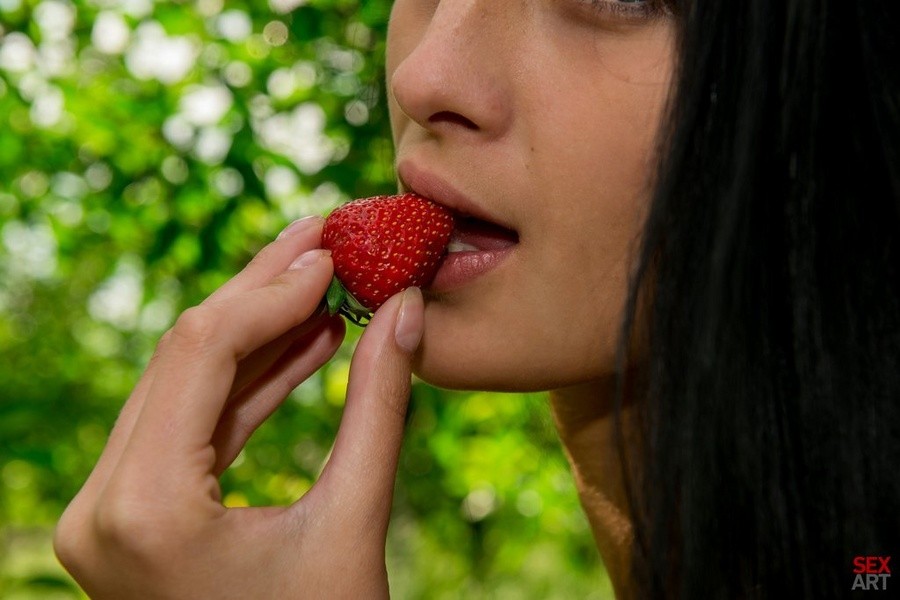 Katya se masturba en sexart
 #70099486