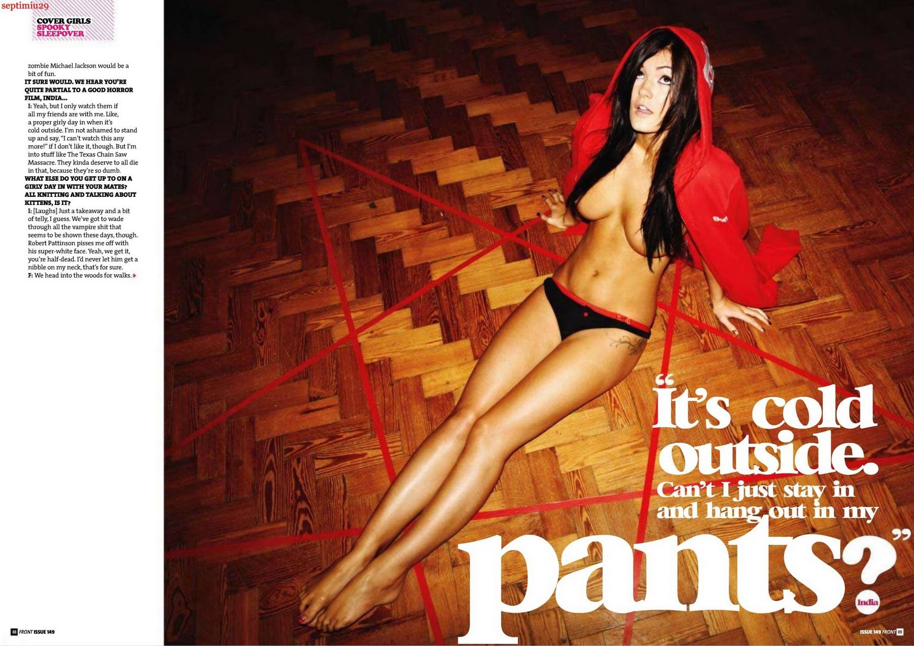 India reynolds montrant ses seins parfaits devant le magazine uk.
 #75326661