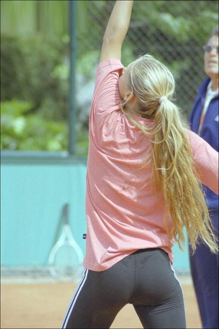 Anna Kournikova, star du tennis, exposée.
 #75441243