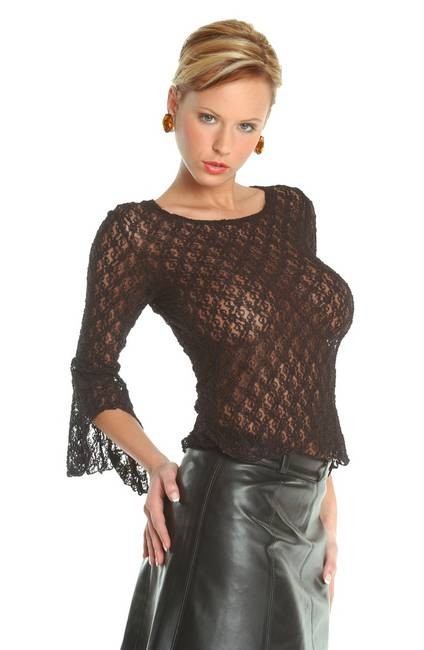 Raylene Richards sieht sexy aus in einem schwarzen Fischnetz-Top
 #74317057