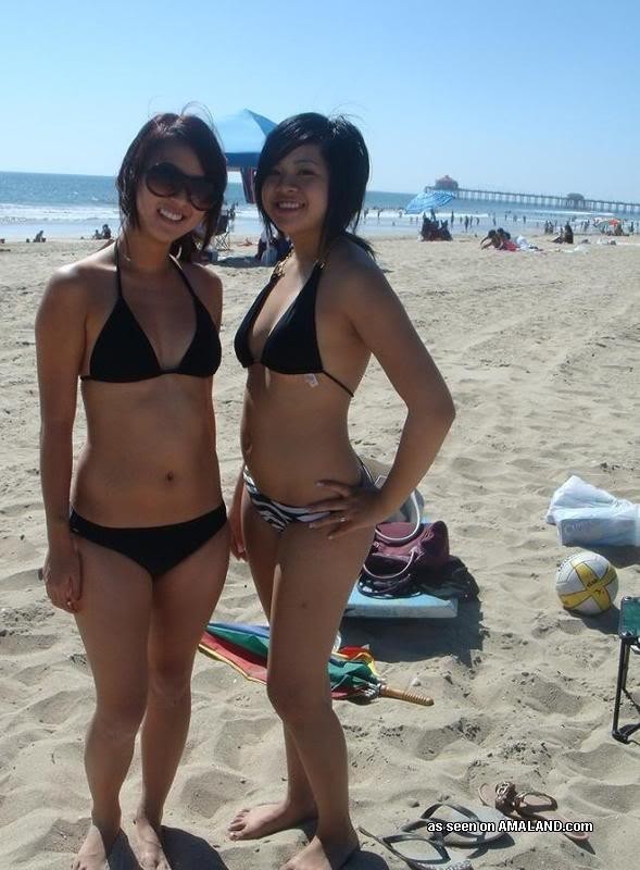 Auswahl an asiatischen Freundinnen, die sexy für ihre Kumpels posieren
 #69777796