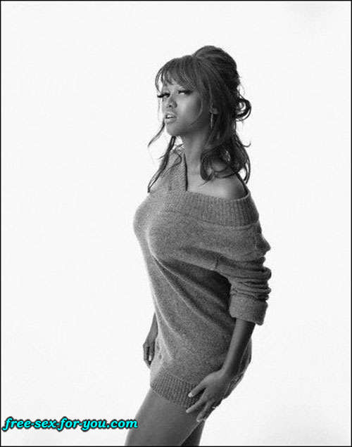 Tyra Banks showing her tits in see thru and posing sexy #75423390