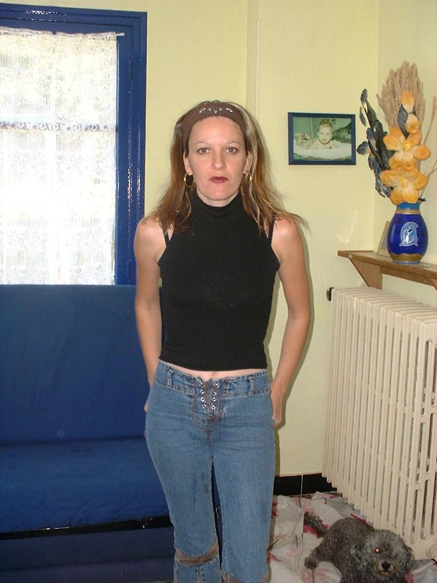 Femme au foyer française mature posant à la maison
 #77714830
