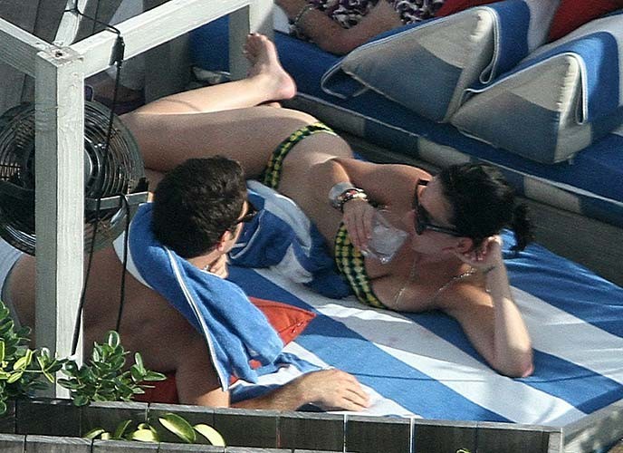 Katy Perry exposing sexy body and huge boobs in bikini at hotel pool #75256048