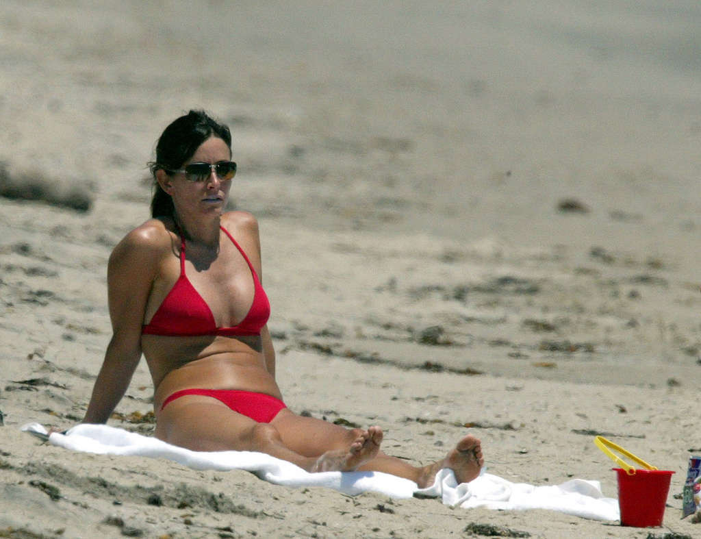 Courtney Cox showing sexy body and nice boobs on beach in bikini #75363632