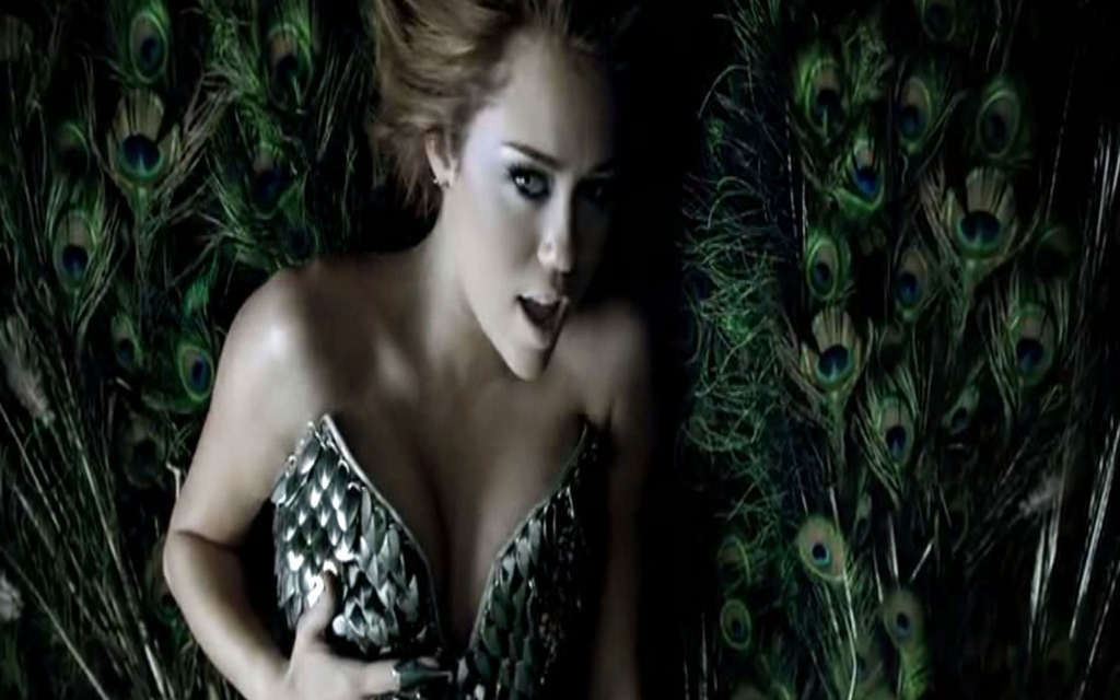 Miley Cyrus side boob and legs show in video making #75350271