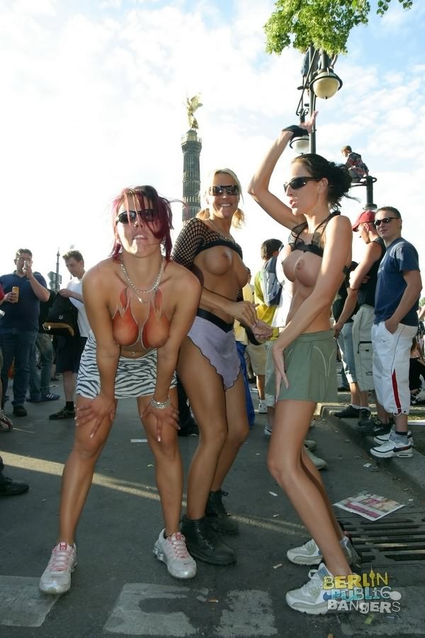 ドイツのワイルドな女たちが野外でファックパレードをする
 #76768681