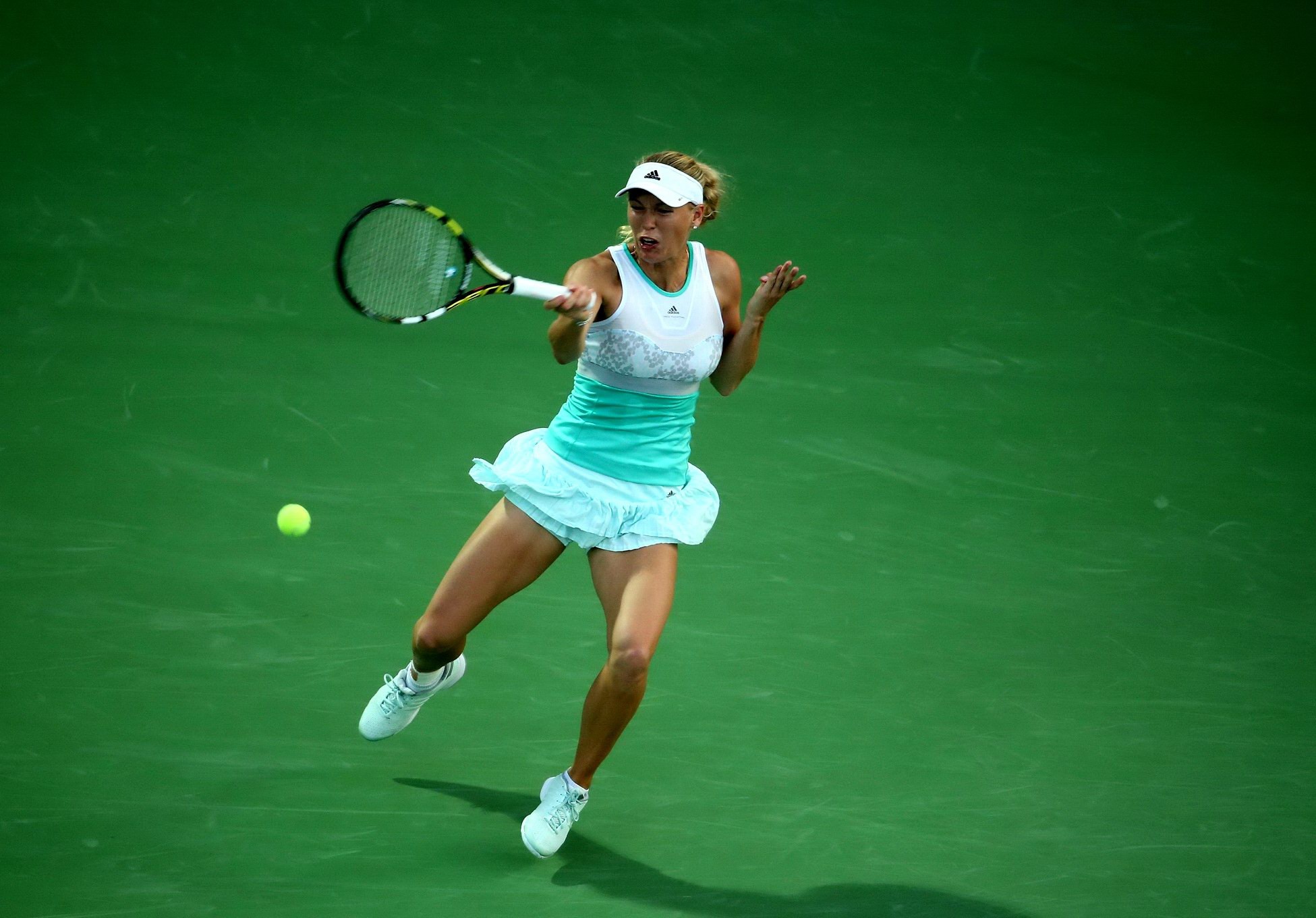 Caroline wozniacki mostrando le sue mutandine bianche al wta dubai duty free tennis 
 #75203529