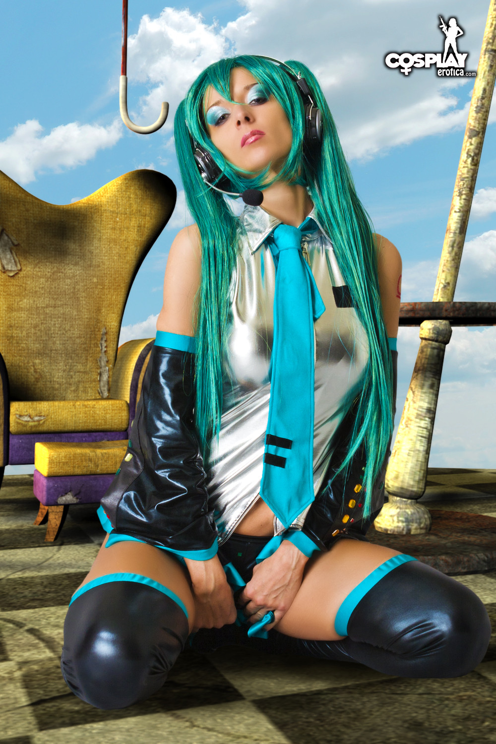 Erotico cosplay Lana in lunga parrucca verde e uniforme anime
 #67371435