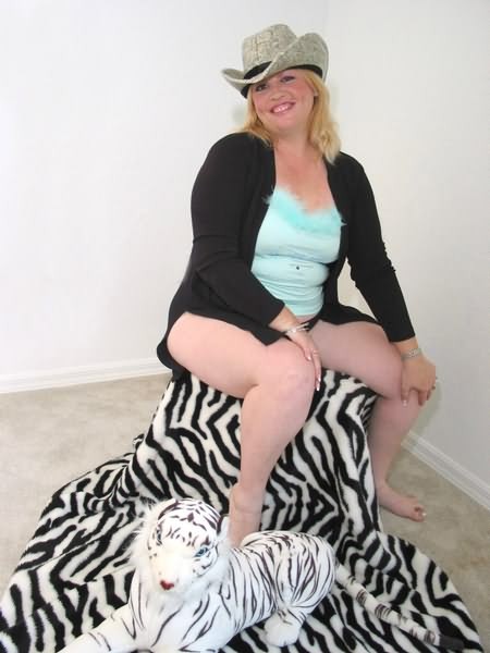 金髪ヤリマンデブ
 #75594024