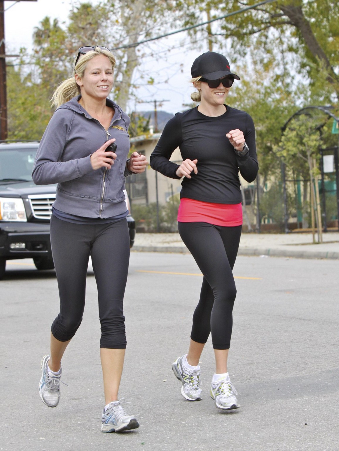 Reese Witherspoon che mostra il suo culo in collant mentre dopo il jogging in Brentwoo
 #75320935