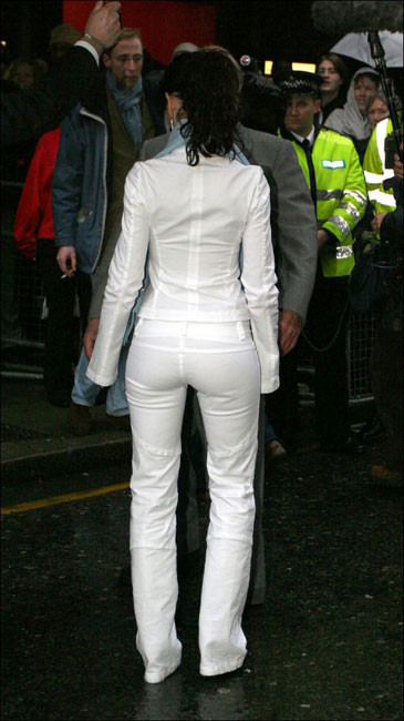 Hot actress Jennifer Love Hewitt showing her panties #75442872