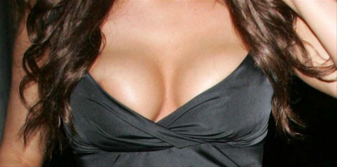 Jessica Simpson zeigt ihren sexy Körper und riesige Titten Paparazzi-Fotos
 #75314924