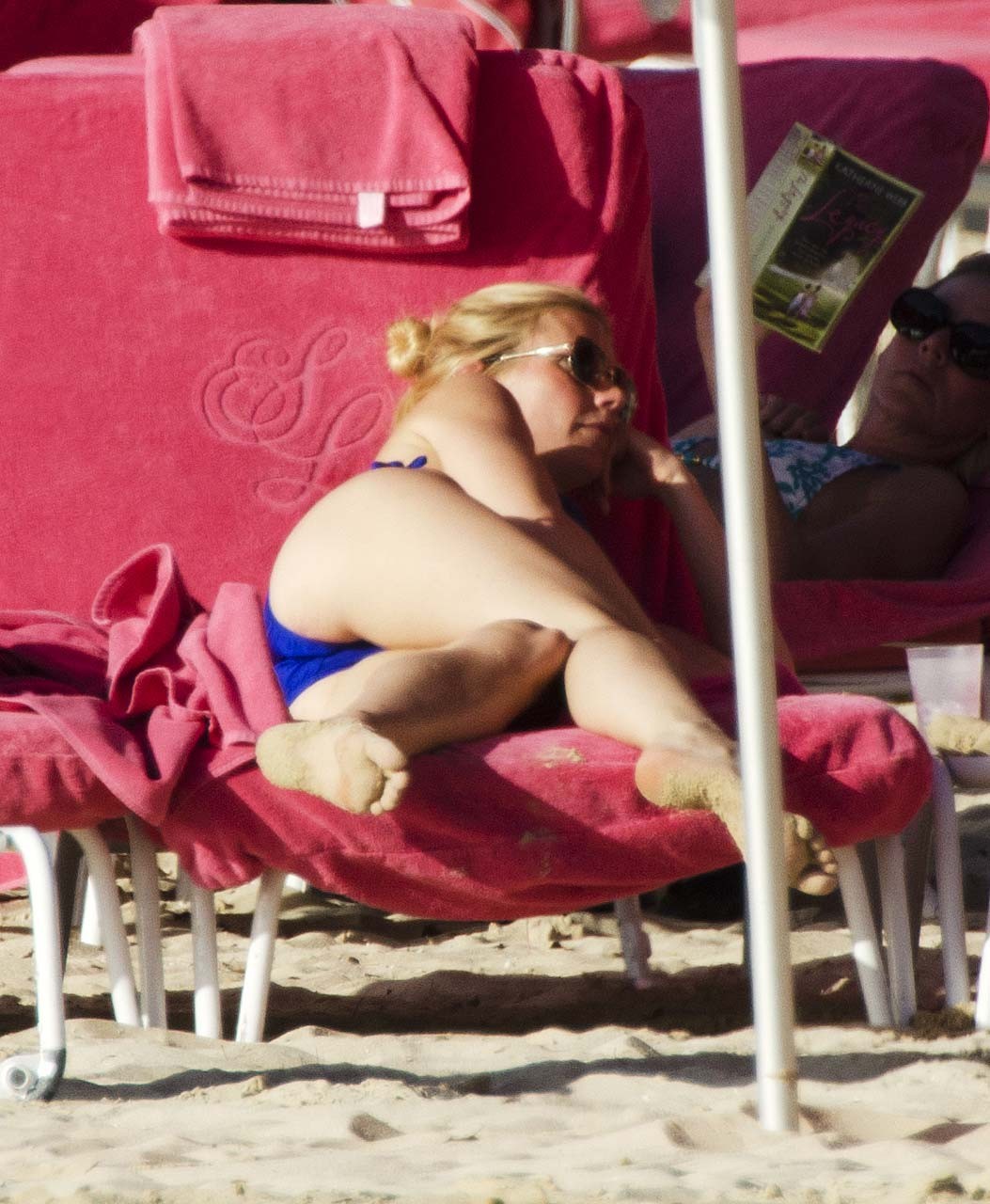 Gwyneth paltrow entblößt sexy Körper und heißen Arsch im Bikini am Strand
 #75316765