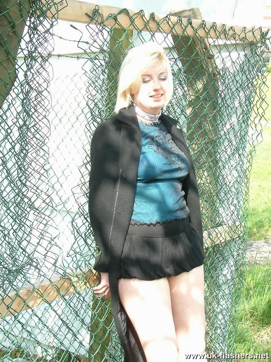 Naughty amatoriale babe yanus in esterno uk lampeggiante e pulcini biondi nudit pubblico
 #76738757